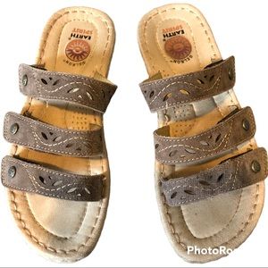 Earth Spirit Gelron adjustable strap sandals. Cushioned footbeds